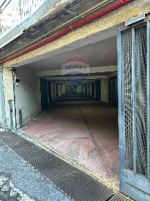 Foto Box in via Gramsci, Gravina di Catania Centro di 25 m² con 1 locali