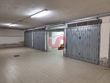 Foto Box in Via Castellano, Benevento di 18 m² con 1 locali in vendita
