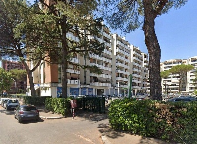 Foto Box in Via Del Forte Tiburtino, Roma in vendita