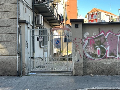 Foto Box in Via Atene, Milano in vendita