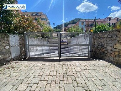 Foto Box in Via Genova, Borghetto Santo Spirito di 19 m² con 1 locali