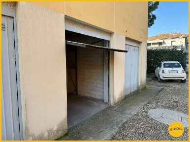 Foto Box a Molinella di 12 m² con 1 locali in vendita