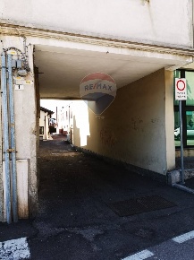 Foto Box in Via Franco Tosi, Villa Cortese in vendita