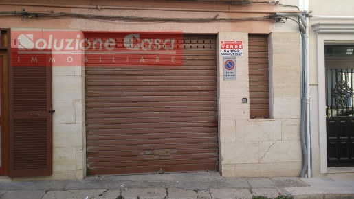 Foto Box in Via Rapisardi, Canosa di Puglia Centro di 50 m² con 1 locali