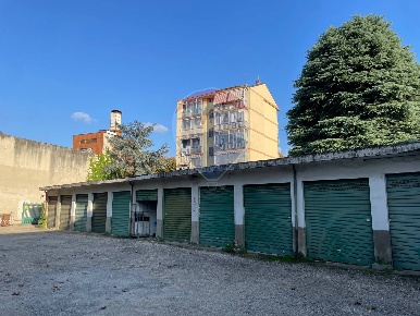 Foto Box in Via Damiano Chiesa, Nichelino in vendita