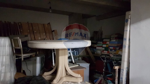Foto Box in Via Rende, Gravina di Catania Centro di 30 m² con 1 locali