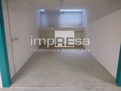 Foto Box in Padernello di Paese, Paese in vendita