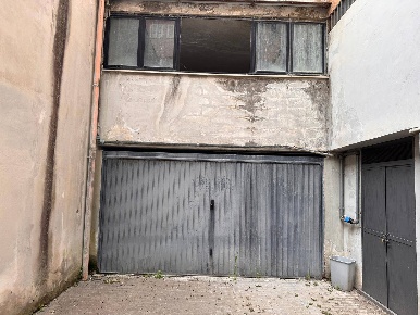 Foto Box in Via Lupoli, Caserta Ferrarecce - Università di 49 m² in vendita