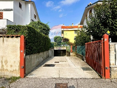 Foto Box a Trezzano Rosa in vendita