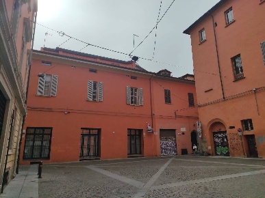 Foto Box in Via Albiroli, Bologna Centro Storico di 15 m² in vendita