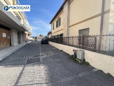 Foto Box in Via Aurelia, Ceriale Centro di 14 m² con 1 locali in vendita