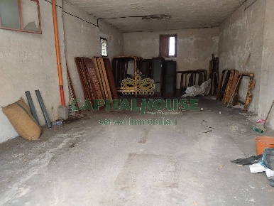 Foto Box a Sirignano di 90 m² con 1 locali in vendita
