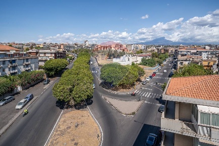 Foto Box in V.le delle Medaglie D'Oro, Catania di 18 m² con 1 locali