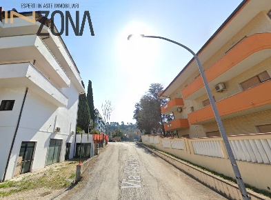 Foto Box in Via l'Aquila, Manoppello in vendita
