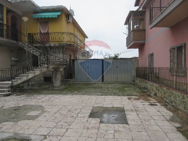Foto Box in Via Savonarola, Melilli Villasmundo di 14 m² con 1 locali