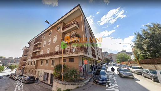 Foto Box in Via D'Amato, Campobasso Semicentro di 21 m² con 1 locali