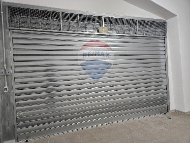 Foto Box in Via Enrico Serretta, Palermo San Lorenzo di 26 m² con 1 locali