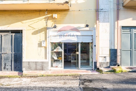 Foto Box in Via Nazionale, Carlentini Centro di 24 m² con 1 locali