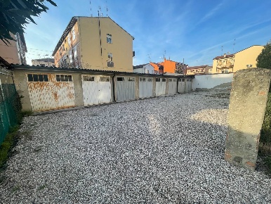 Foto Box in Via Della Pace, Ferrara Pontelagoscuro di 15 m² con 1 locali