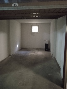 Foto Box in via Piave, Cesena Centro Urbano di 20 m² con 1 locali