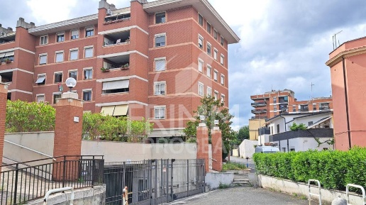 Foto Box in Via Di Porta Furba, Roma Torpignattara di 15 m² in vendita