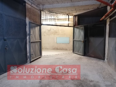 Foto Box in via Alcide De Gasperi, Canosa di Puglia Centro di 15 m²