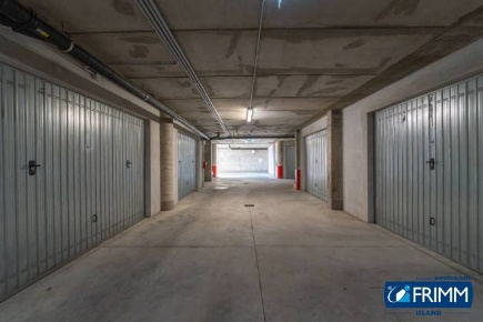 Foto Box in Via ada negri, Olbia San Nicola di 58 m² con 1 locali