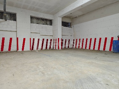 Foto Box in via De Conciliis, Avellino di 50 m² con 2 locali in vendita