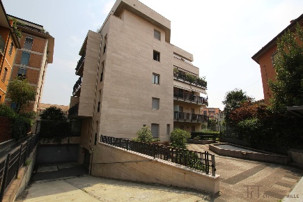 Foto Box in Via Gabriele Camozzi, Bergamo Borgo Palazzo di 16 m² in vendita