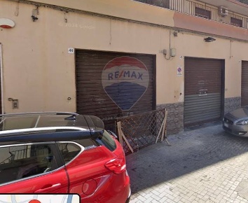 Foto Box in Via Galatea, Acireale Centro Storico di 58 m² con 1 locali
