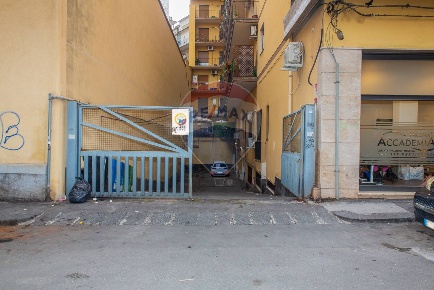 Foto Box in Via Padova, Catania Province - Veneto di 30 m² con 1 locali