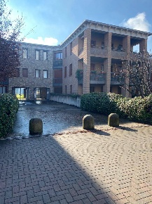 Foto Box in Via degli alpini, Merate Centro di 20 m² con 1 locali
