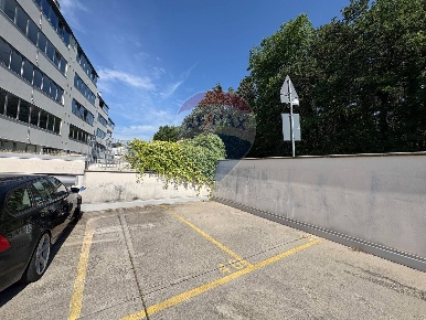 Foto Box in Via Carlo De Marchesetti, Trieste San Luigi - Rozzol di 12 m²