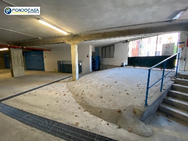 Foto Box in Via IV Novembre, Borghetto Santo Spirito di 18 m² con 1 locali