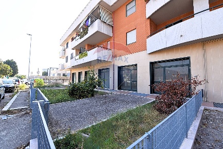 Foto Box in Viale Degli Artigiani, Foggia in vendita