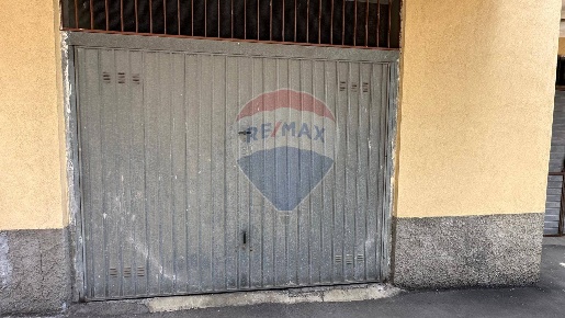 Foto Box in VIA IV NOVEMBRE, Aci Catena Centro di 36 m² con 1 locali