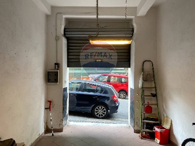 Foto Box in Via Sergio Piombelli, Genova in vendita
