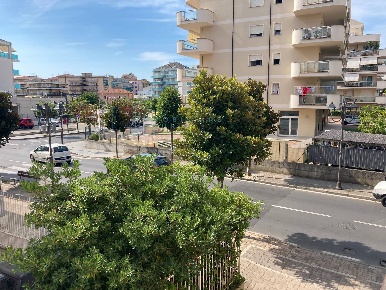 Foto Box in Via Isonzo, Albenga Centro di 19 m² con 1 locali in vendita