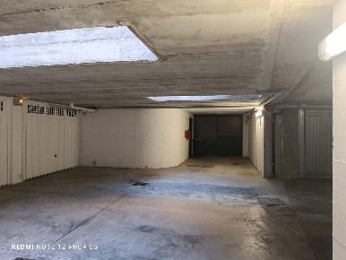 Foto Box in Corsico Via Galilei, Corsico di 150 m² con 1 locali in vendita