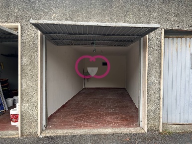 Foto Box in Via Callandrone, Varazze Centro di 18 m² con 1 locali