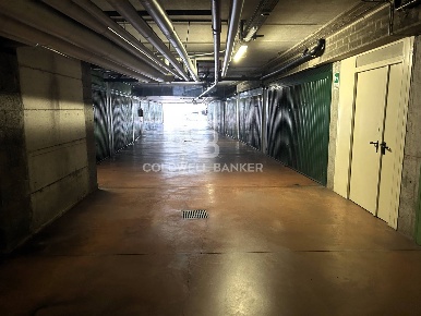 Foto Box in Via Sondrio, Torino Don Bosco di 30 m² con 1 locali in vendita