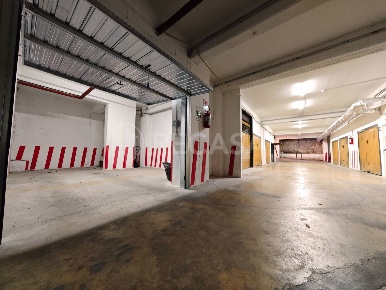 Foto Box in via de Conciliis, Avellino di 38 m² con 1 locali in vendita
