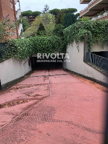 Foto Box in via aurelia, Roma in vendita