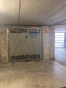 Foto Box in VIA CASSINARI, Milano in vendita