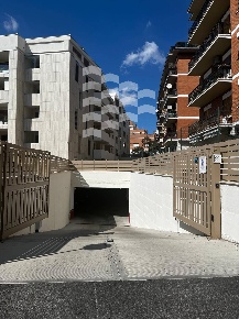 Foto Box in Via Todi, Roma in vendita