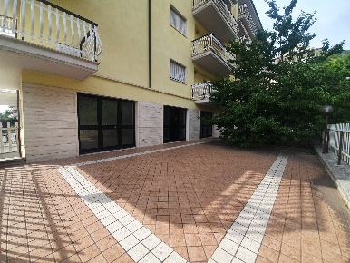 Foto Box in Via Alfonso Lamarmora, L'Aquila Pettino - Cansatessa di 110 m²
