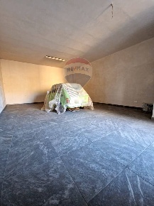 Foto Box in Via Balchino, Caltagirone Centro di 51 m² con 1 locali