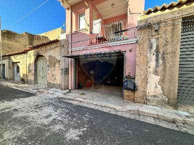 Foto Box in via Belpiano, Santa Croce Camerina Centro di 36 m² con 1 locali