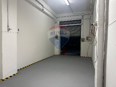 Foto Box in Piazza Battelli, Genova in vendita