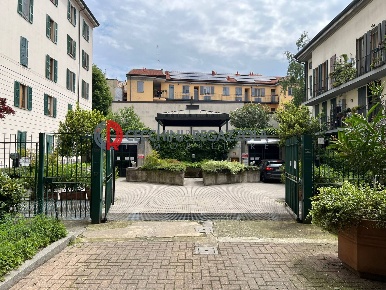Foto Box in Via Pietro Giannone, Milano in vendita